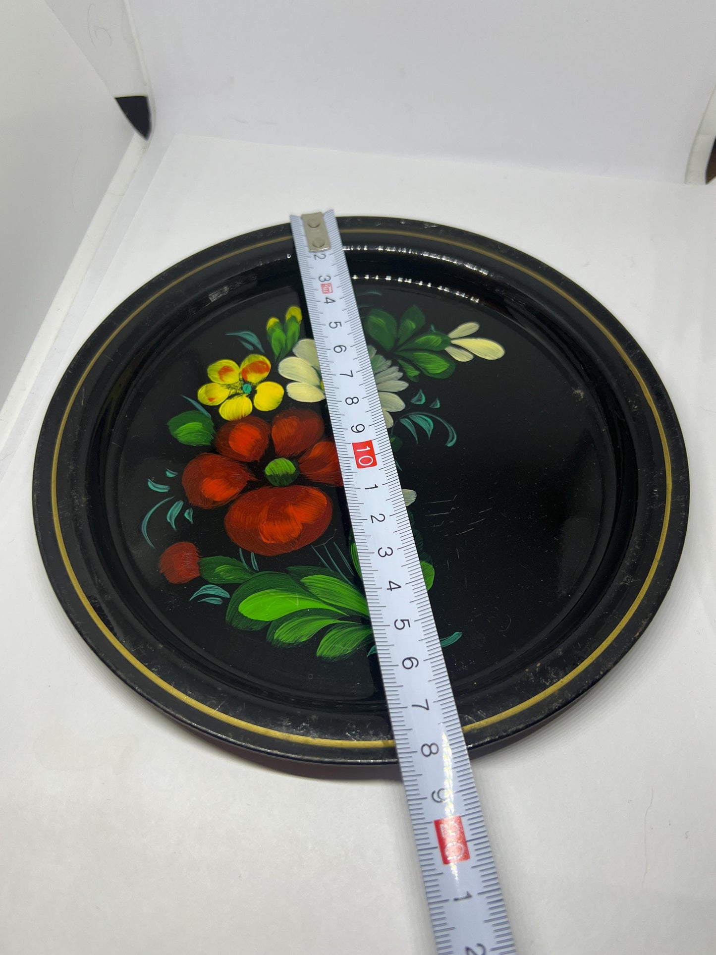 Vintage Russian Toleware Tray. Marked Llena (Yeha) 83 Kon. Hand painted black round tray with beautiful flowers.