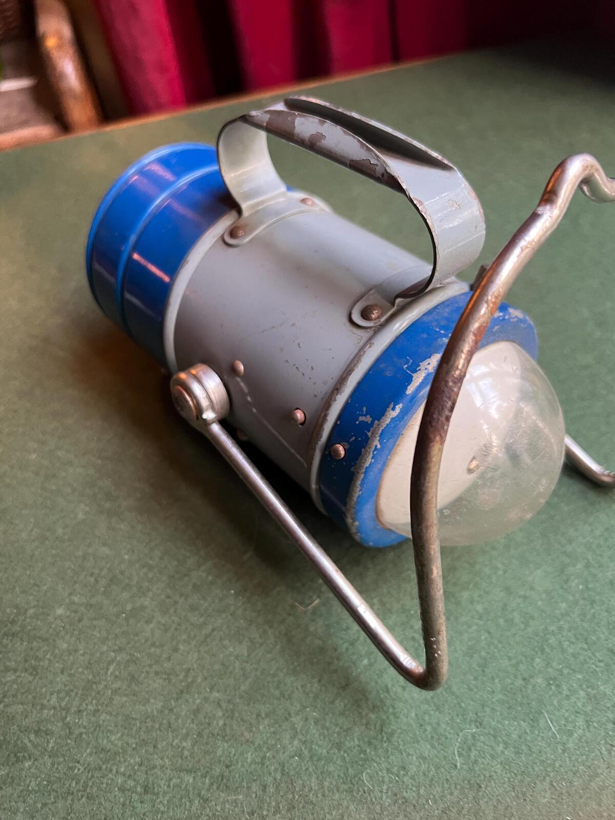 Vintage VARTA lantern flashlight. With plate VARTA Nr 651 Made in Germany. Untested battery operated multi use lantern.