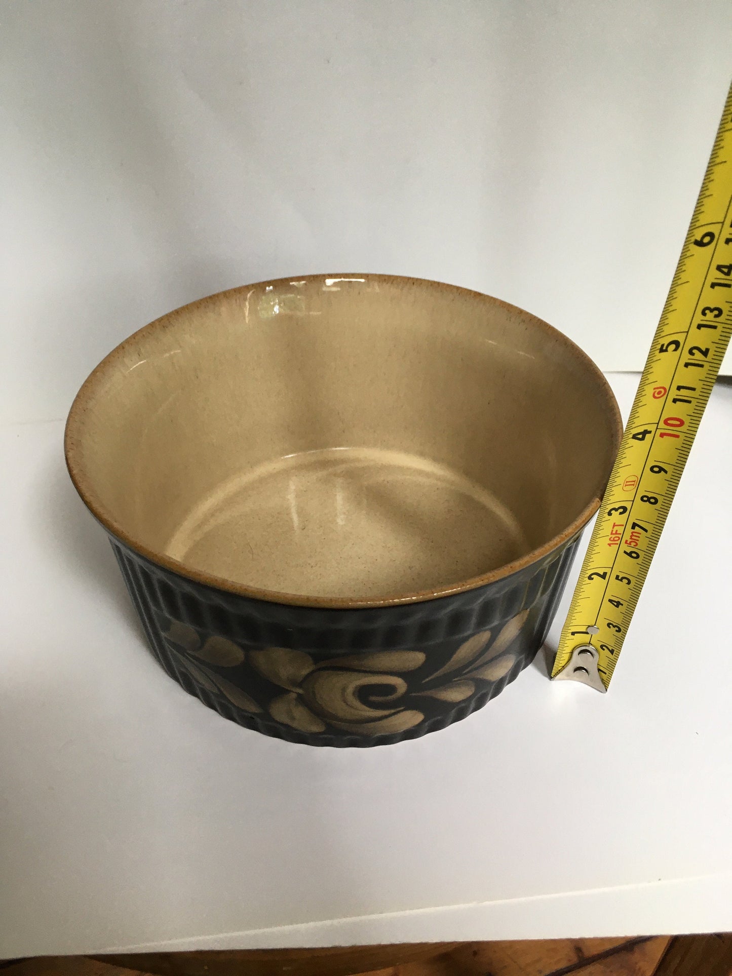 Vintage Denby Deep Pie dish casserole. Brown glazed stone ware with Daisy pattern. Stamped 1 1/2 pints Bakewell England.