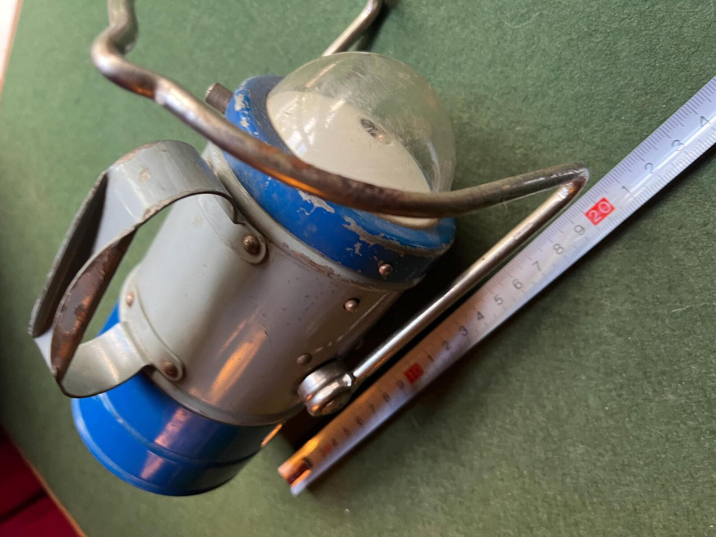 Vintage VARTA lantern flashlight. With plate VARTA Nr 651 Made in Germany. Untested battery operated multi use lantern.