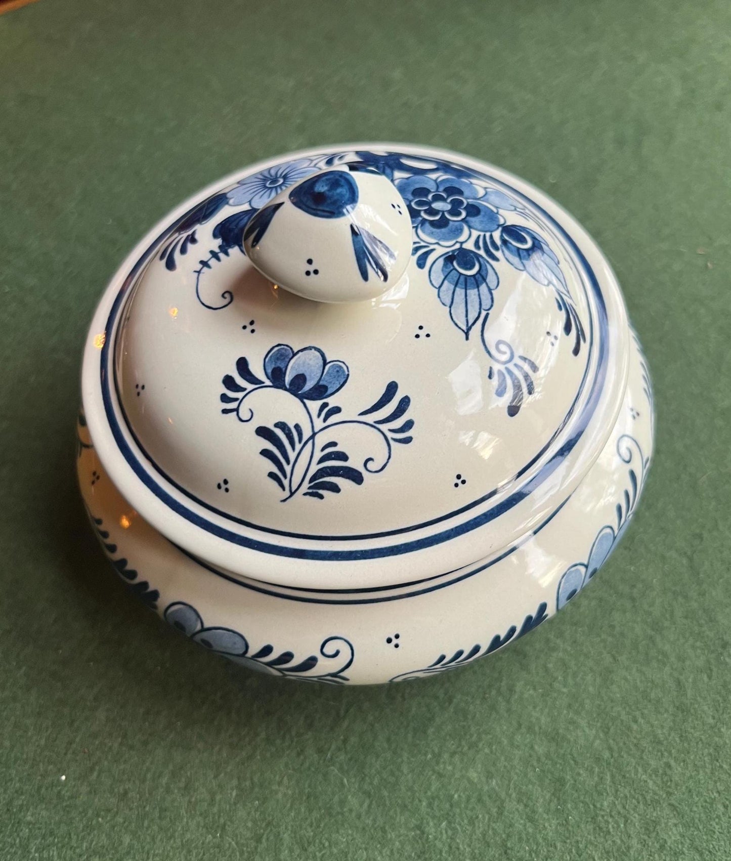 Delft ware lidded sugar bowl dressing table box. Signed Royal Goedewaagen.