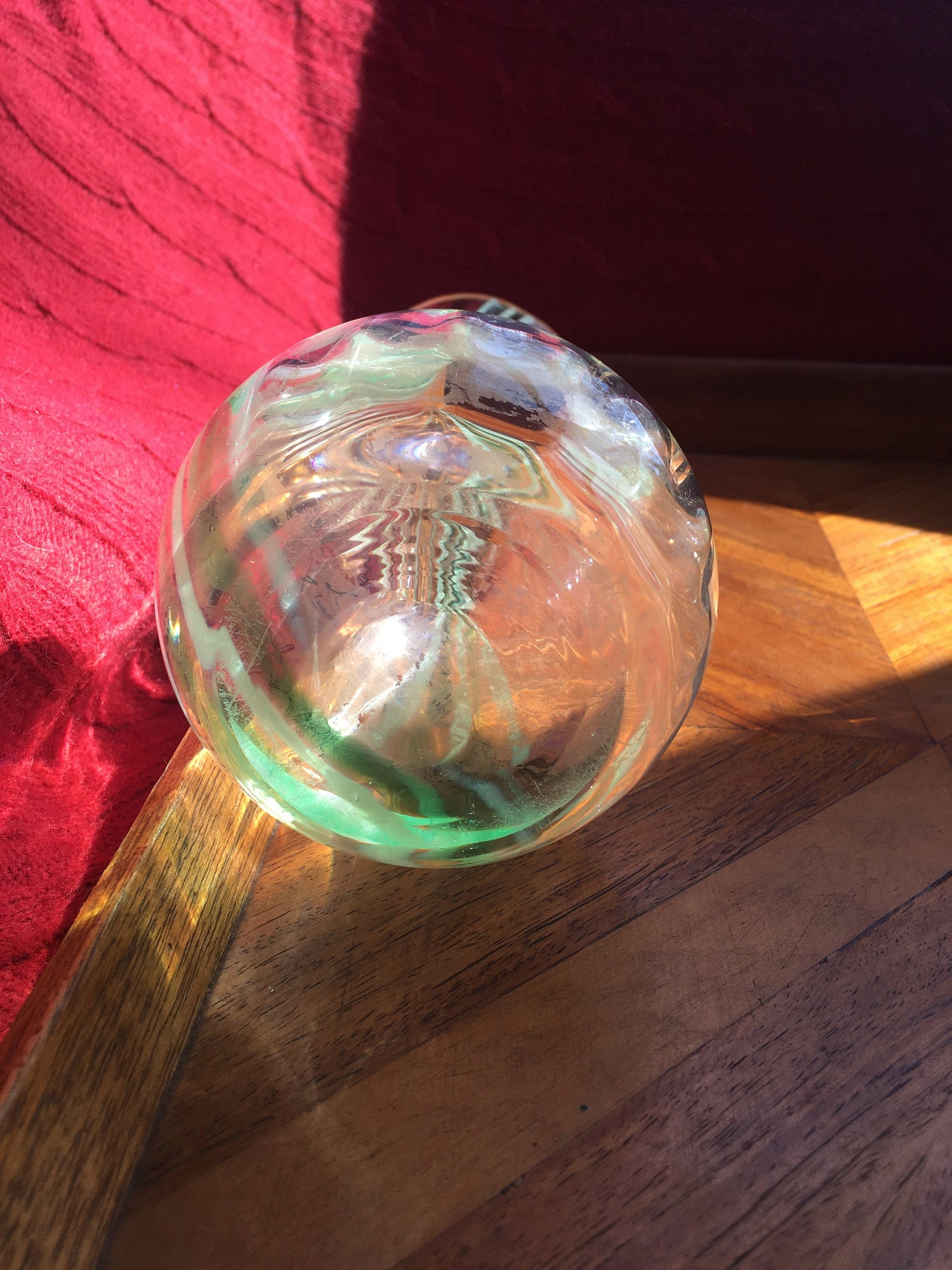 Beautiful vintage clear glass flower vase with green swirl detail. Heavy based.