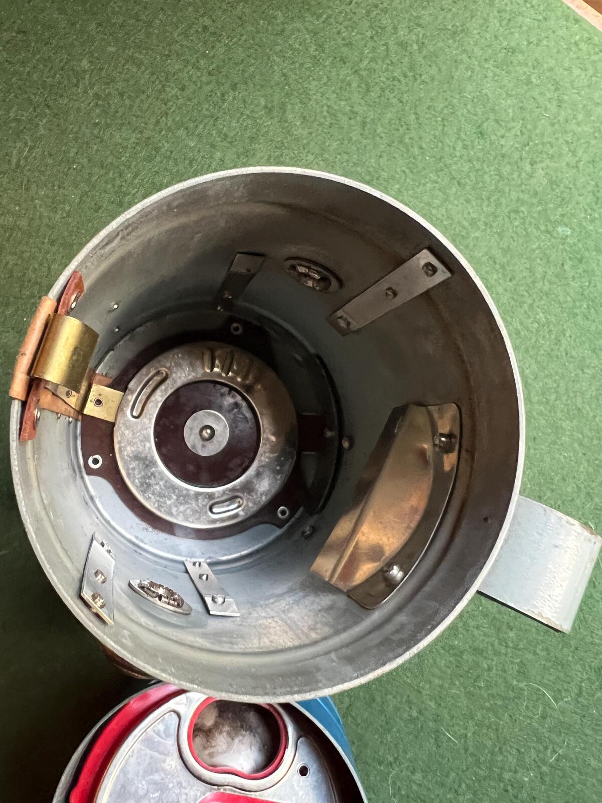 Vintage VARTA lantern flashlight. With plate VARTA Nr 651 Made in Germany. Untested battery operated multi use lantern.