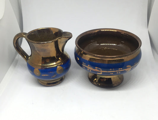 Milk jug and sugar bowl. Vintage Copper Lustre ware.