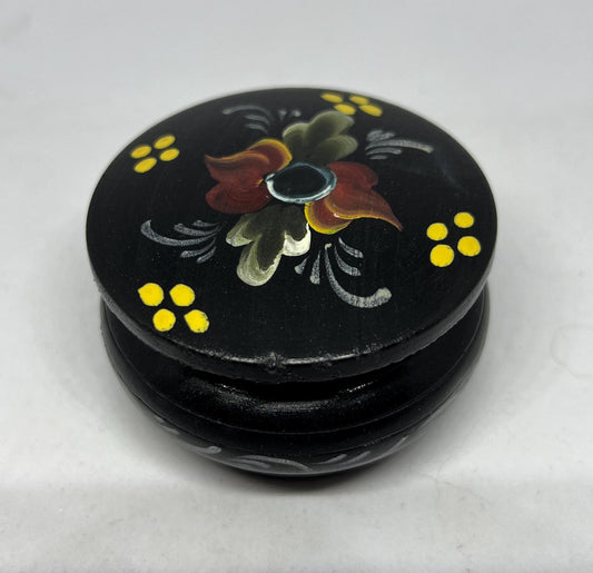 Decorative wooden lidded trinket box Hand painted Rosemaling style