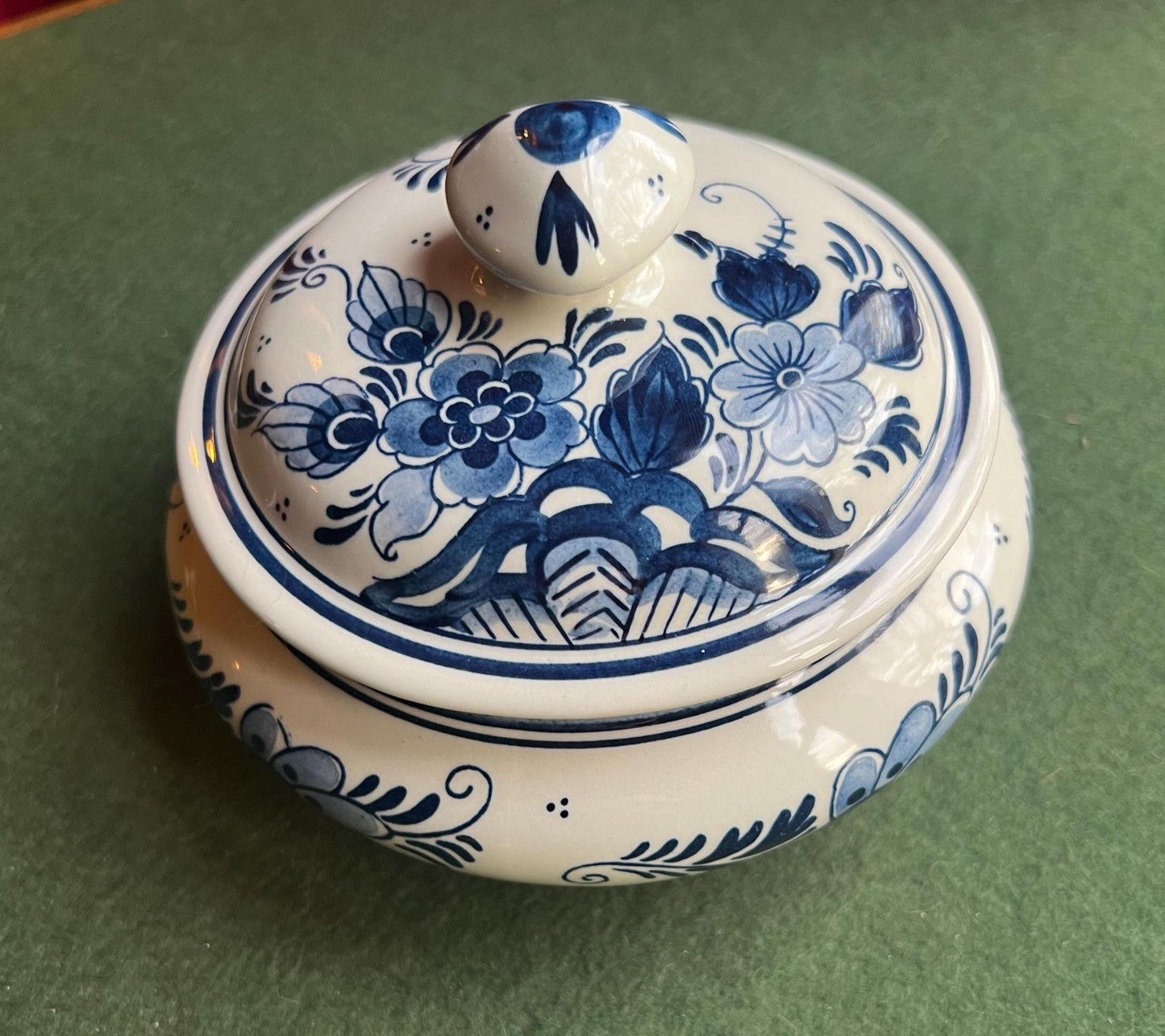 Delft ware lidded sugar bowl dressing table box. Signed Royal Goedewaagen.