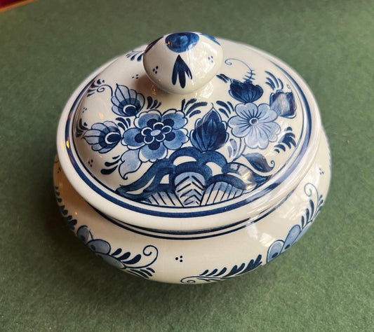 Delft ware lidded sugar bowl dressing table box. Signed Royal Goedewaagen.