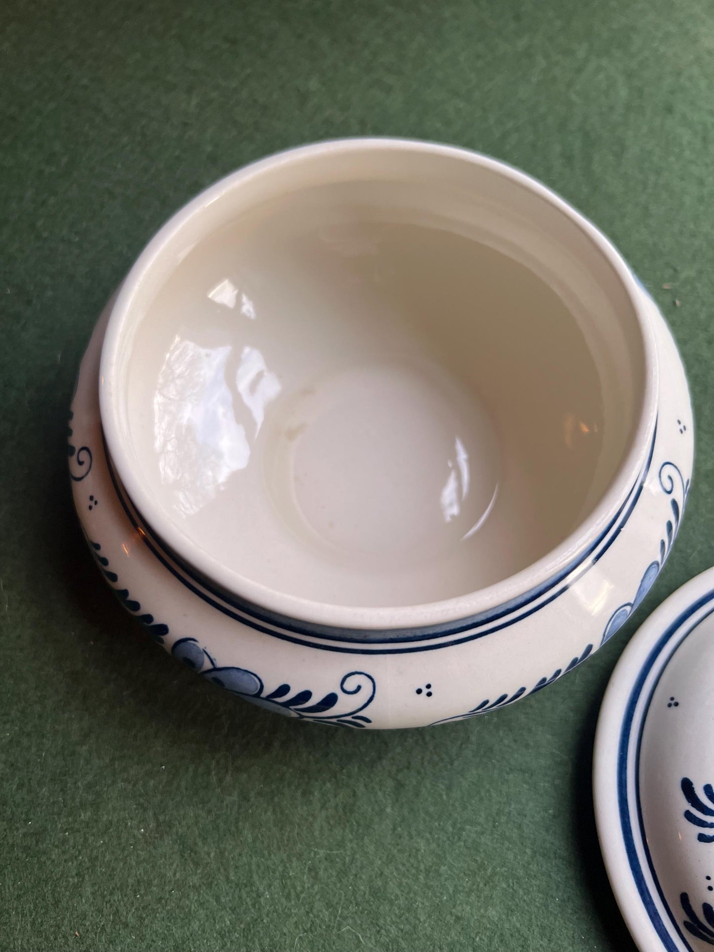 Delft ware lidded sugar bowl dressing table box. Signed Royal Goedewaagen.