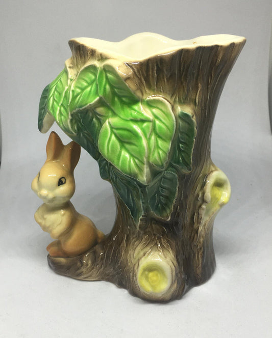 Vintage Hornsea ceramic tree stump Vase with sitting bunny. Made in England Fauna Stamped 55.