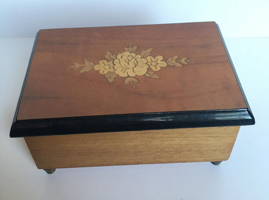Vintage wooden jewellery trinket box. Sorrento Italy