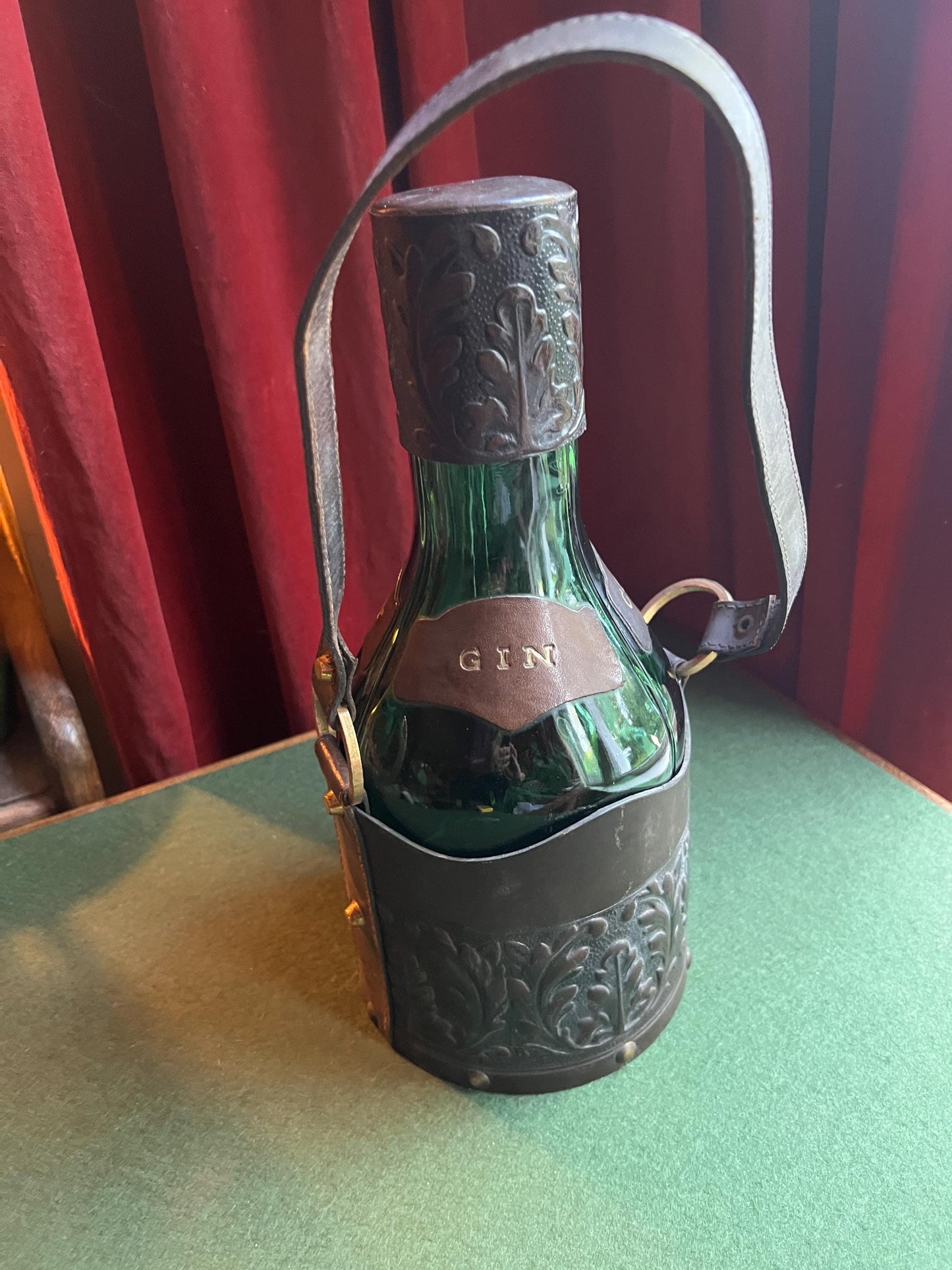 Vintage Italian Glass Decanter 3 triangular Bottles In Leather Holder with Handle.