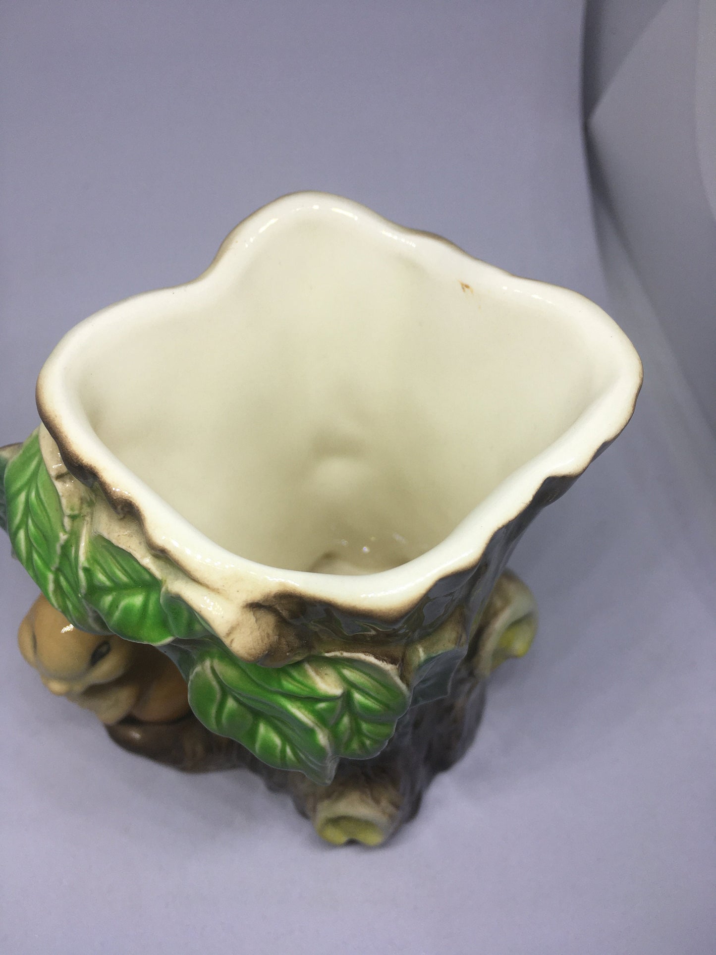 Vintage Hornsea ceramic tree stump Vase with sitting bunny. Made in England Fauna Stamped 55.