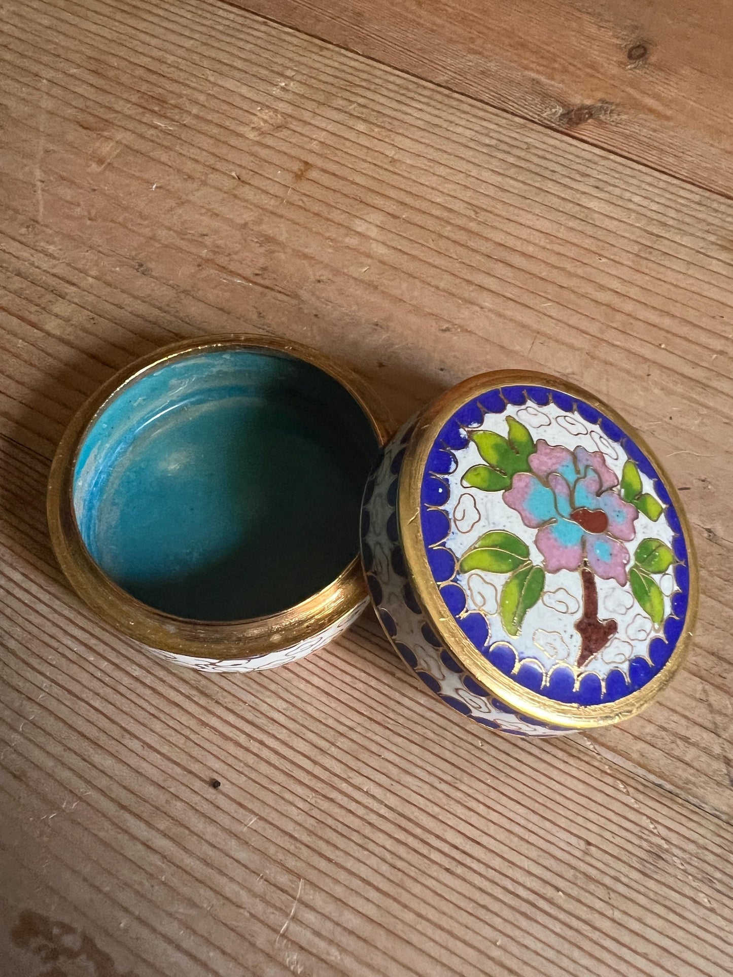 Cloisonne trinket box Lidded floral enamel brass pill box.