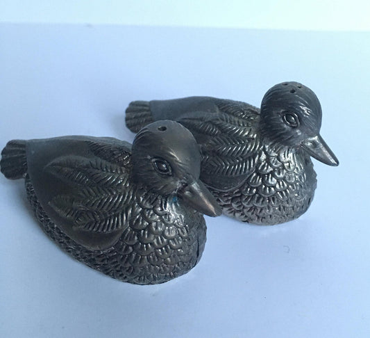 Duck salt and pepper shakers. Vintage silver tone metal pewter sitting duck cruet set.