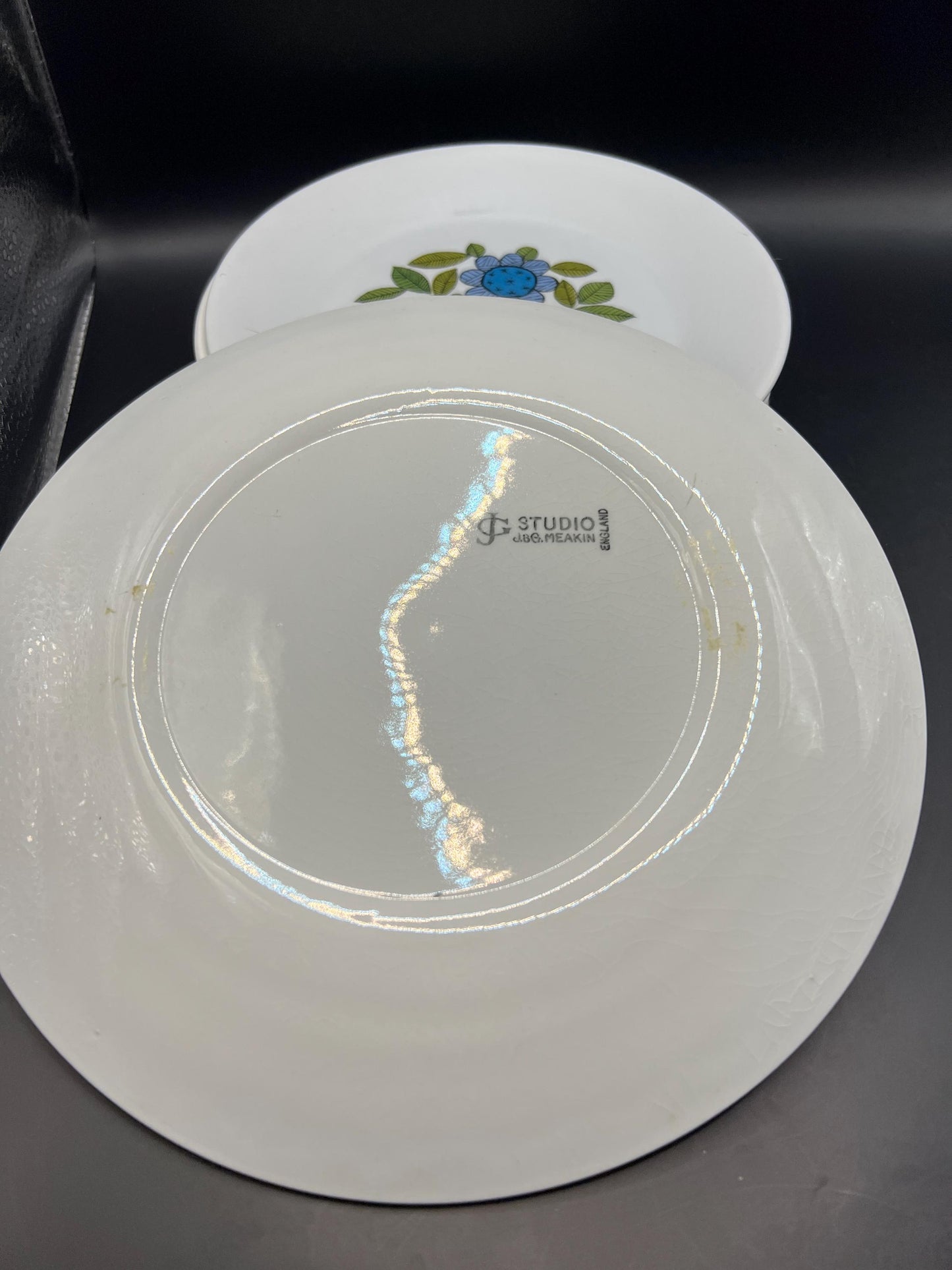 Set 6 side plates and cake sandwich plate. Topic pattern Stamped JG Meakin.