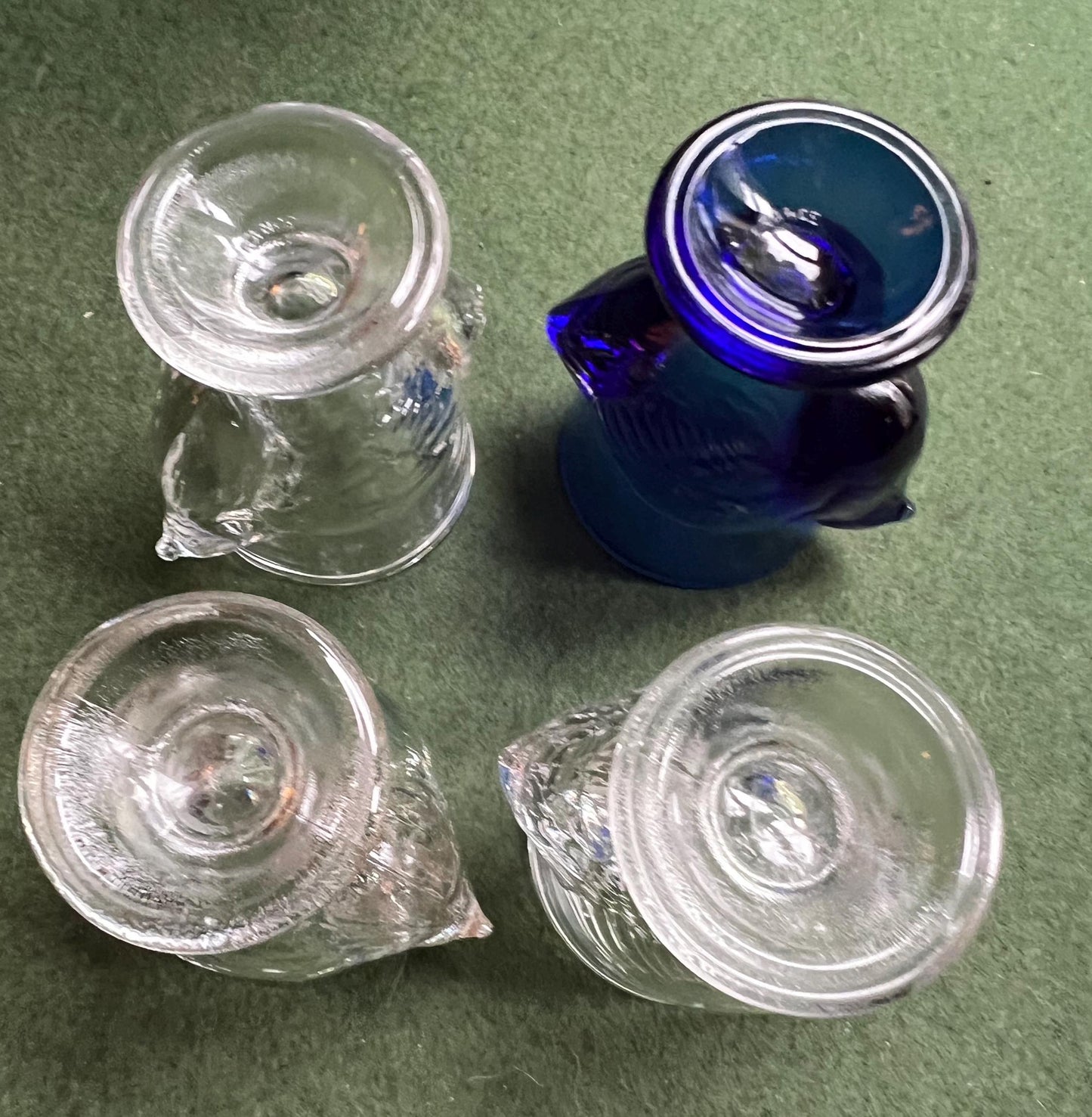 Set 4 vintage glass egg cups Retro Chicken egg cups.