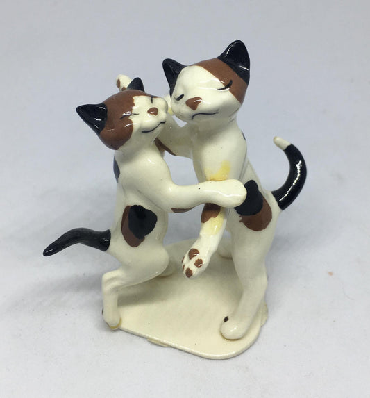 Hagen-Renaker Dancing cats figurine. Stickered Dancing cats Romanticon