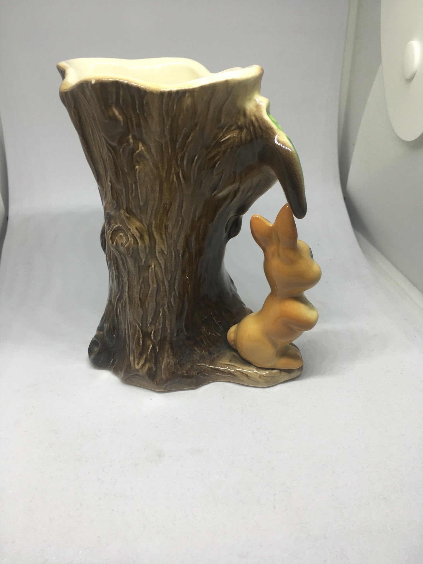 Vintage Hornsea ceramic tree stump Vase with sitting bunny. Made in England Fauna Stamped 55.